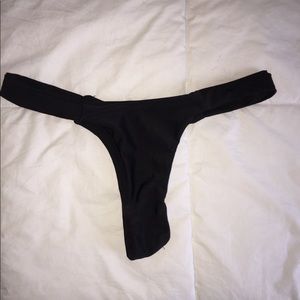 Thong bikini bottoms